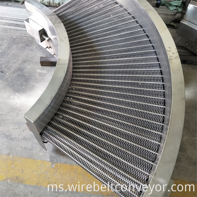 Curved Wire Mesh Conveyor